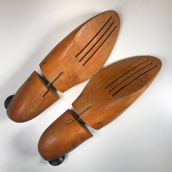 Vintage Solid Wood Shoe Trees Vented Heavy Quality Pair Size 9 M - Picture 7 of 8